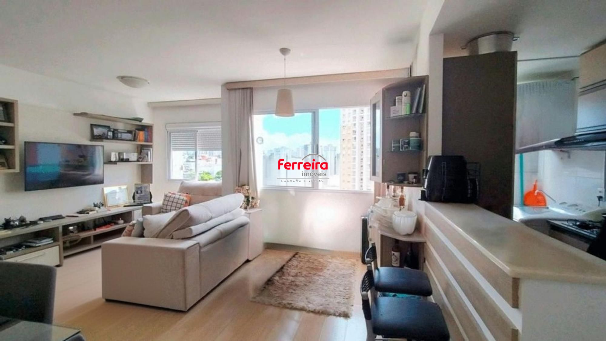 Apartamento de 3 quartos, suíte, elevador e 1 vaga no bairro Vila Ipiranga.