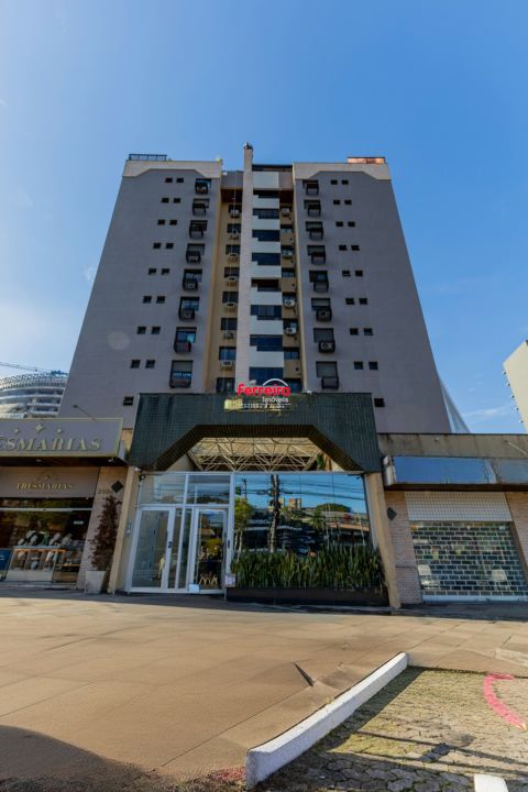 Apartamento com 1 dormitório, 1 vaga e 47m² à venda em Boa Vista, Porto