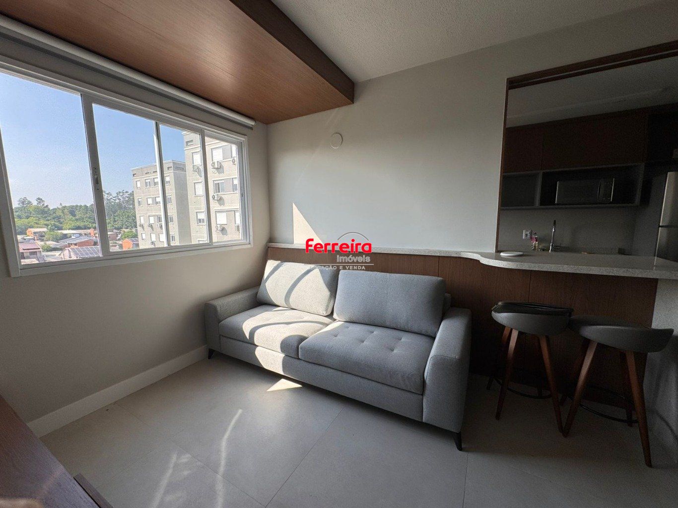 Apartamento de 2 dormitórios, elevador e 1 vaga de garagem em Canoas.