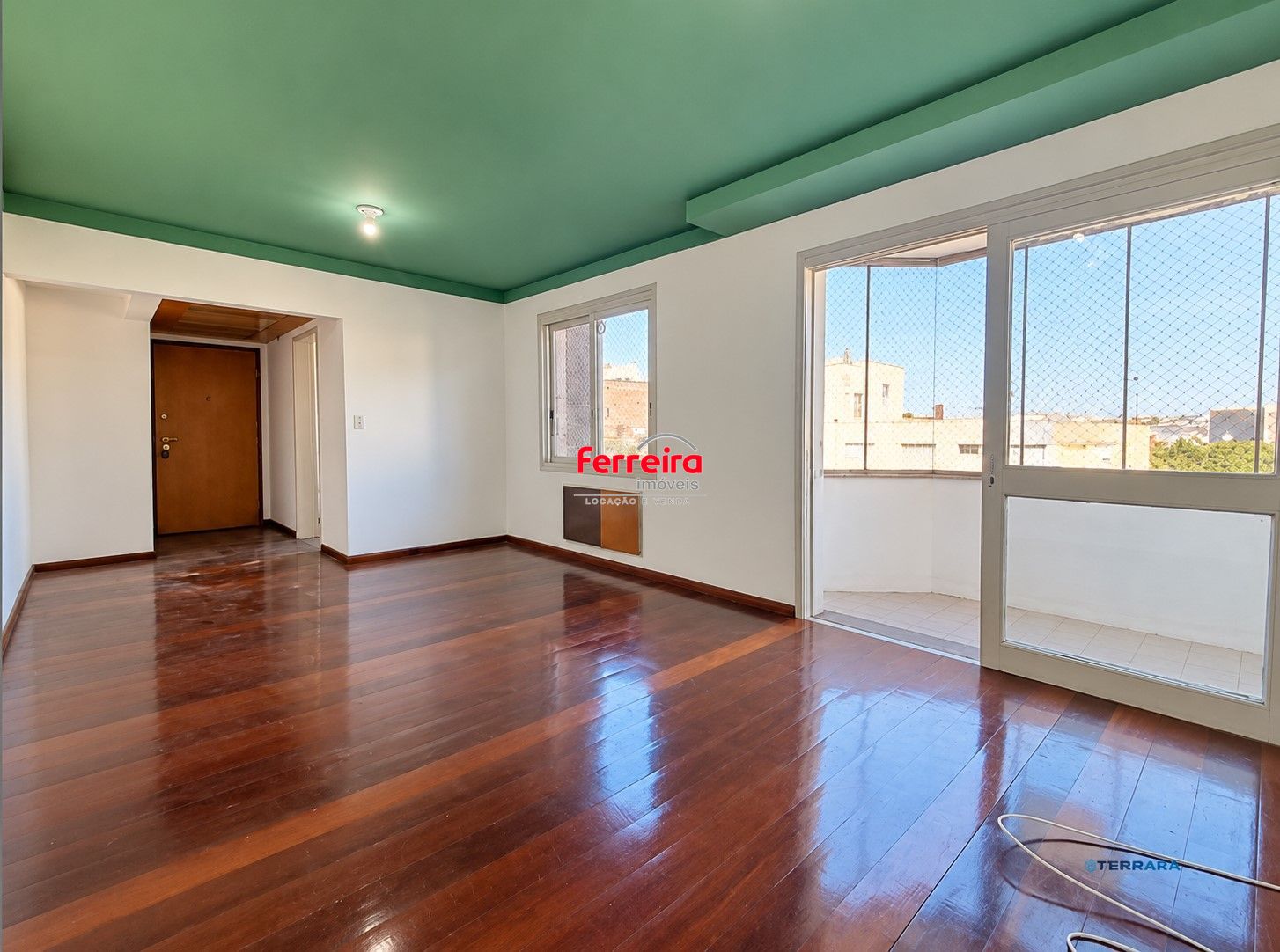 Apartamento com 2 quartos e 1 vaga à venda em Centro Histórico.