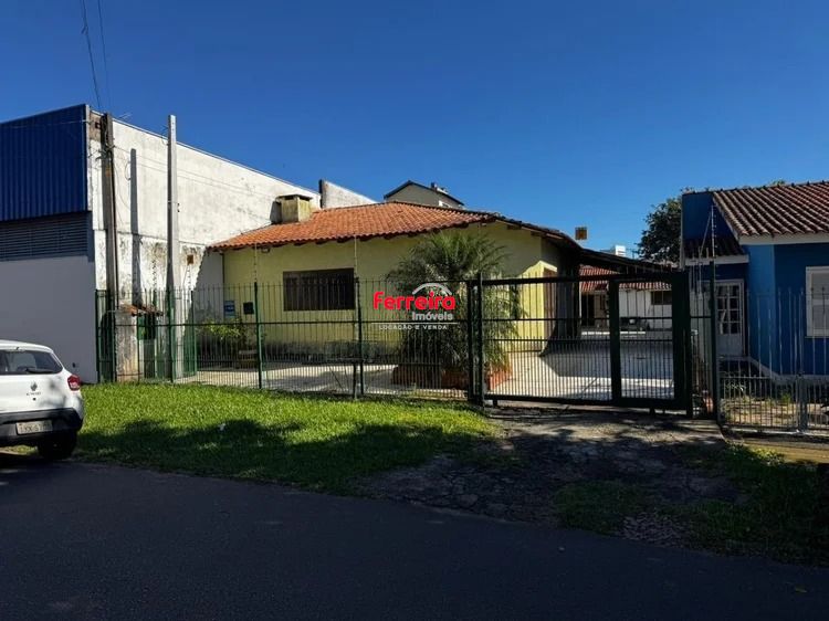 Casa com 3 dormitórios no no centro de Gravataí.