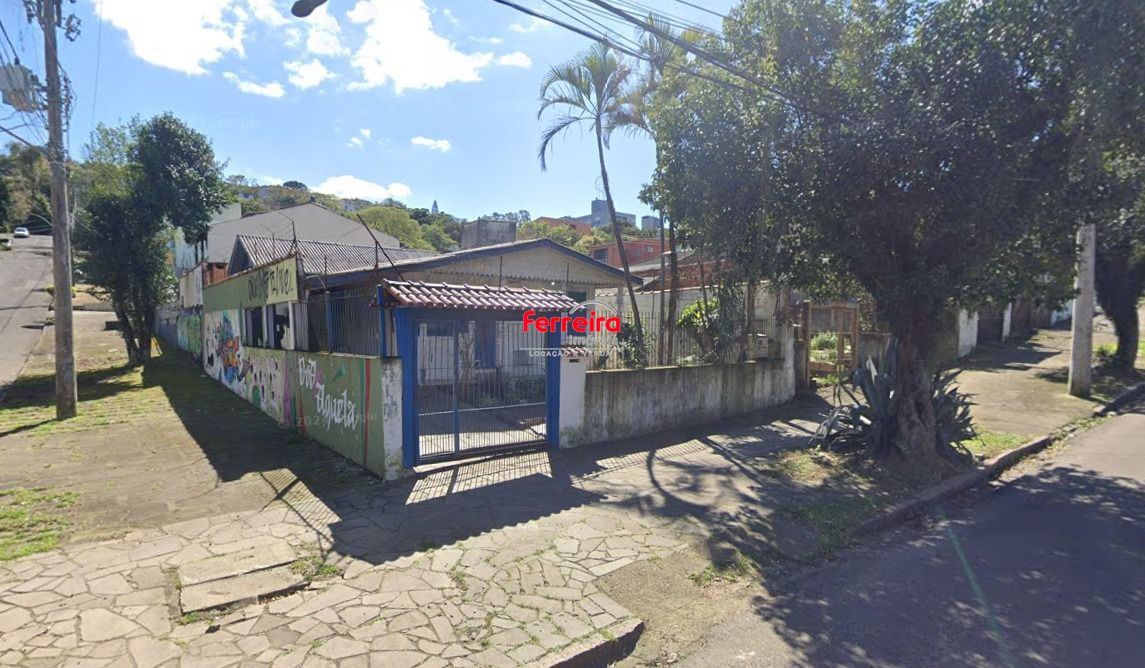 Casa de esquina no bairro Teresópolis
