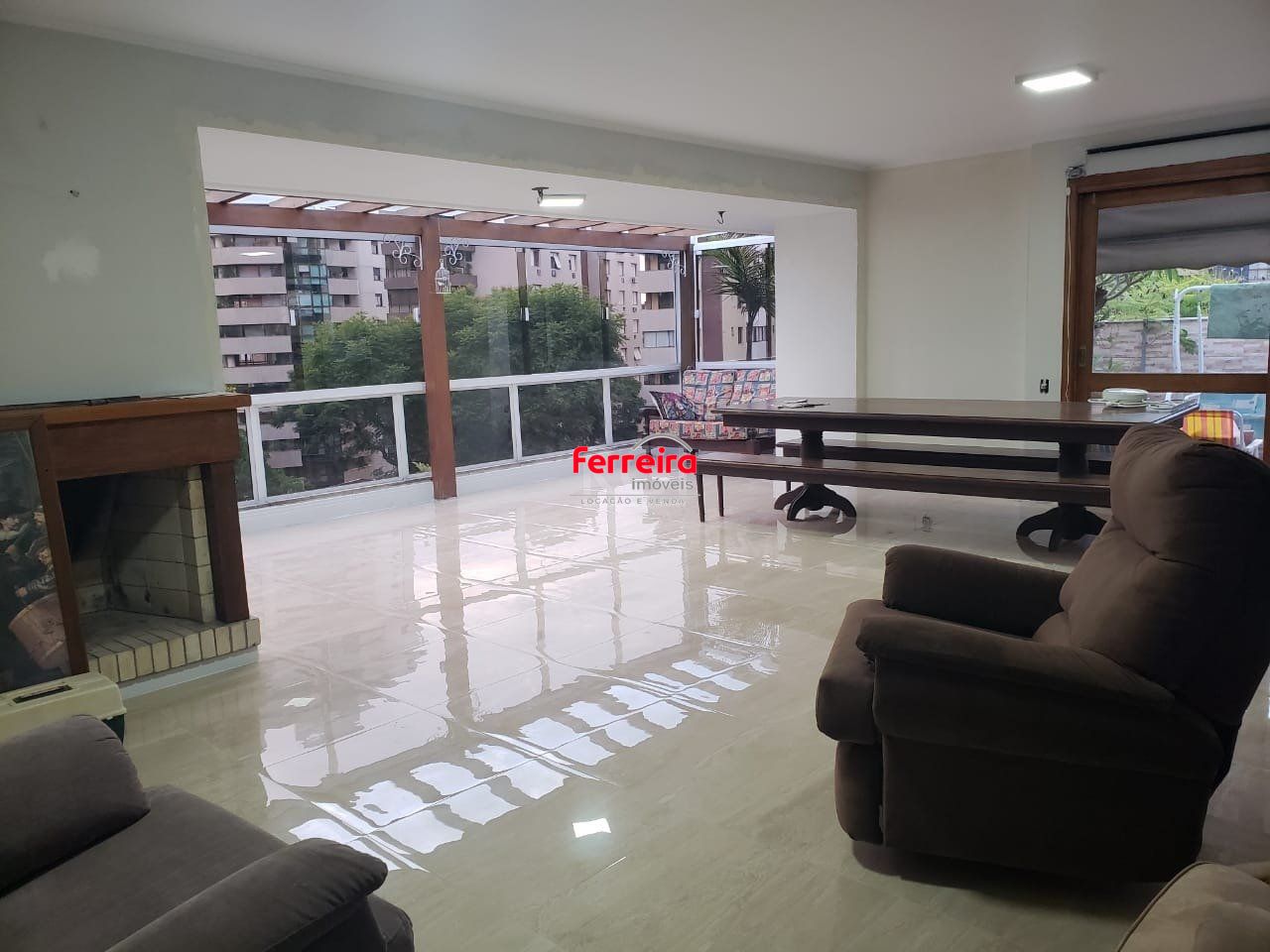 Cobertura para Venda - 296m², 3 dormitórios, sendo 1 suites, 3 vagas - Petrópolis