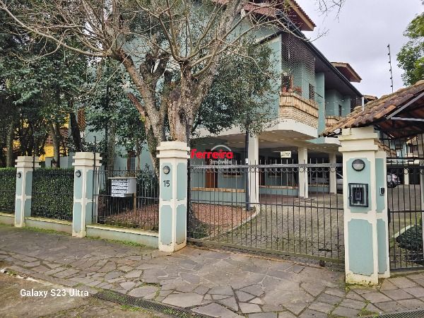 Casa Condominio em Porto Alegre, no bairro Ipanema, com 3 dormitório(s), e 3 banheiros, à venda.