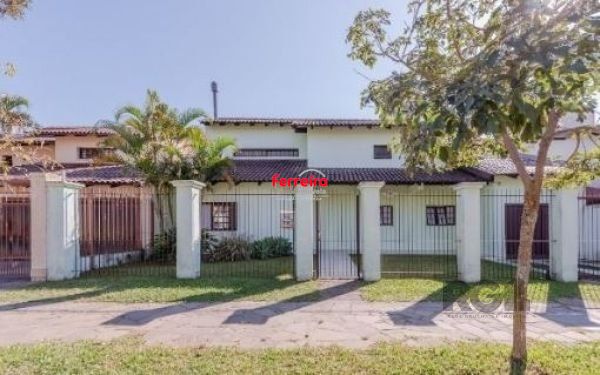 Casa em Porto Alegre, no bairro Aberta dos Morros, com 4 dormitório(s), e 4 banheiros, à venda.