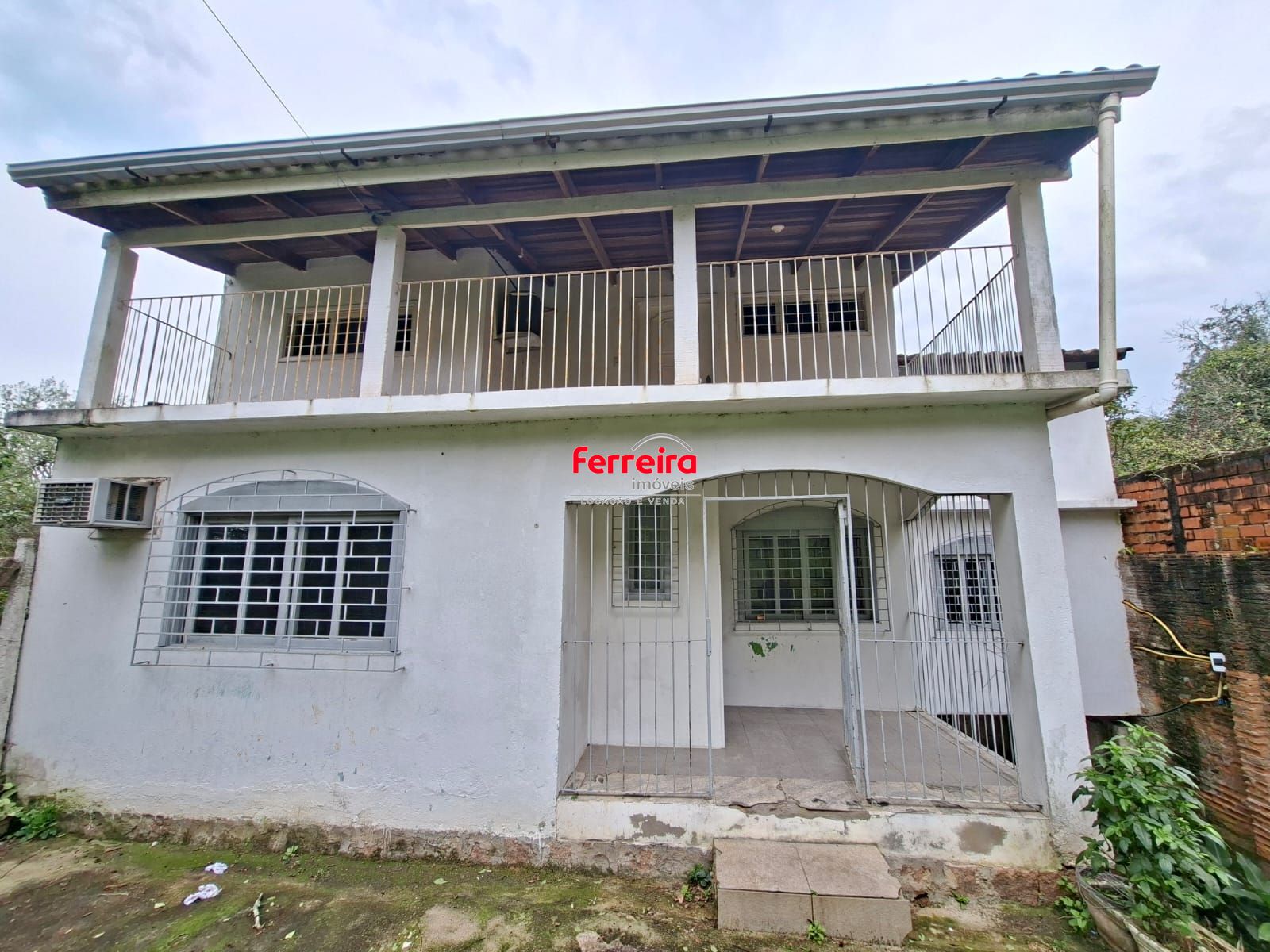 Casa com 5 Dormitórios, Salão de Festas e Terreno de 11,6 x 115m – Belém Velho