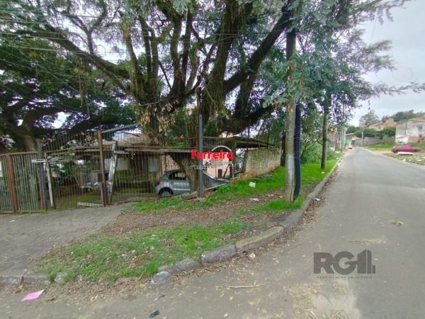 Terreno em Porto Alegre, no bairro Santa Tereza, à venda.