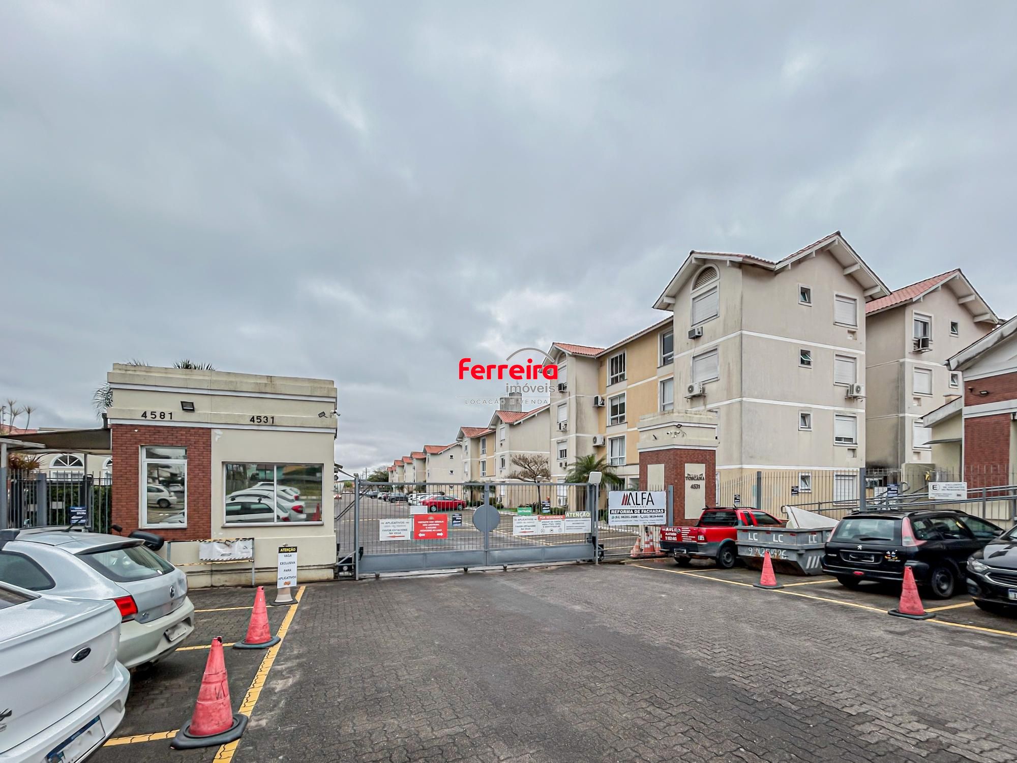 Excelente apartamento 03 dormitórios com vaga de estacionamento e semi-mobiliado