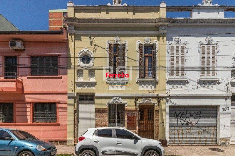 Casa para Venda - 490m², 3 dormitórios, sendo 1 suites, Floresta