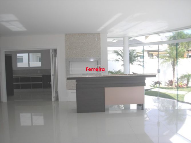 Casa para Venda - 462m², 6 dormitórios, sendo 6 suites, 3 vagas - Atlântida