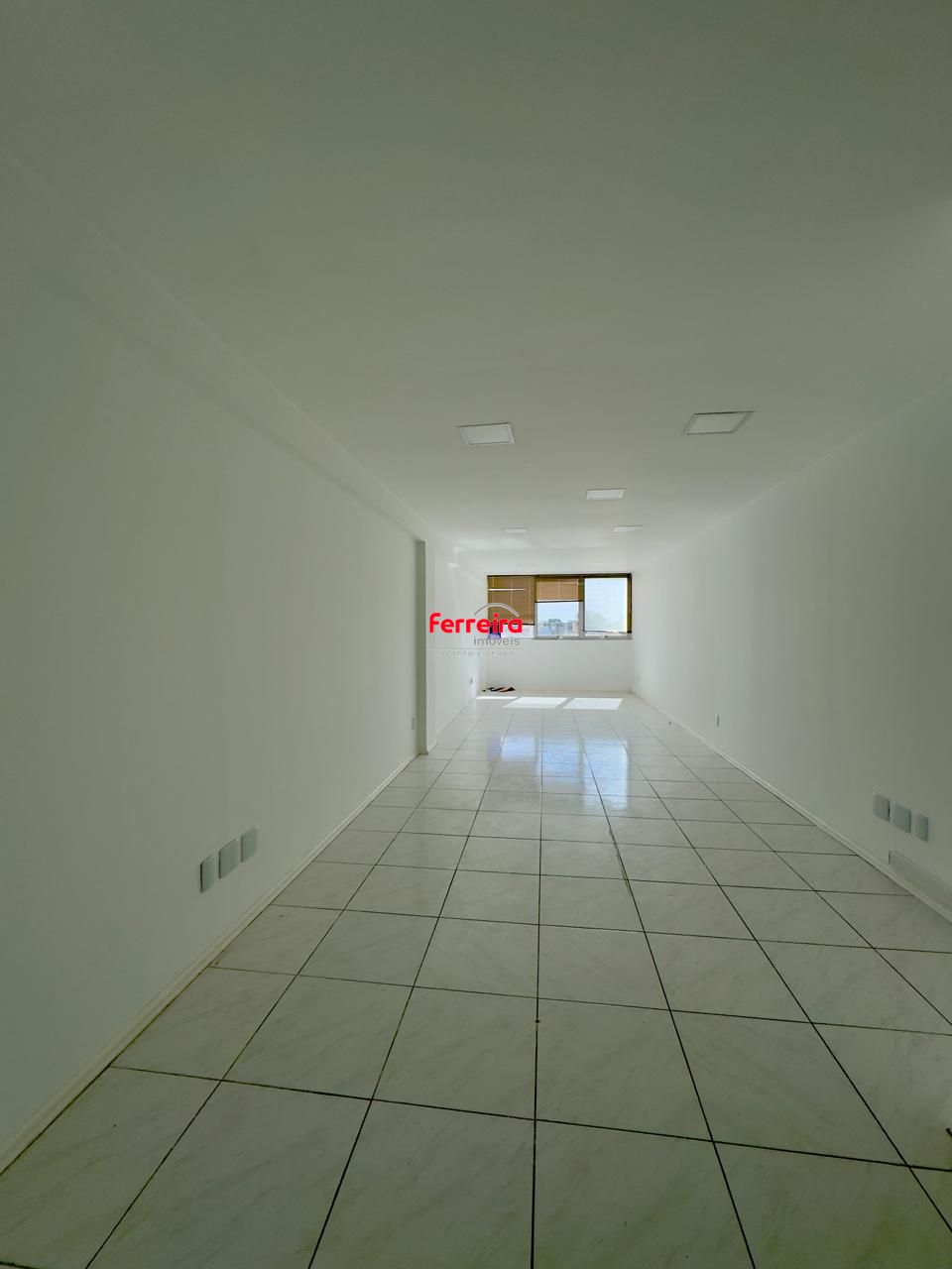 Sala Comercial, à venda, 42 m², Floresta - Porto Alegre — foto 2