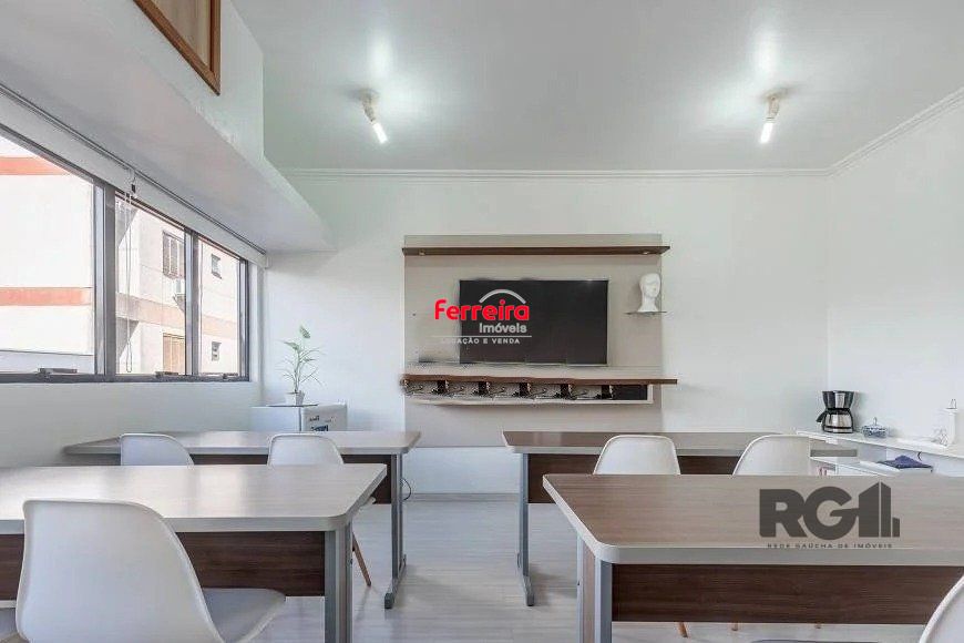 Sala Comercial à venda, 32m², Passo da Areia - Porto Alegre
