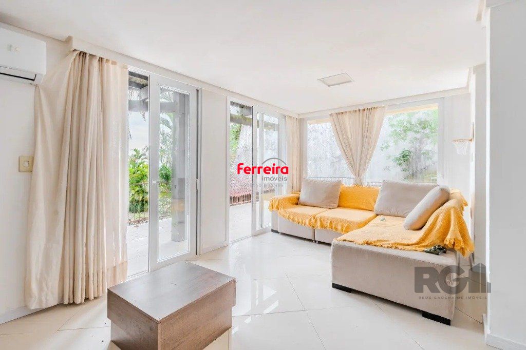 Casa com 3 dormitórios no bairro Jardim Isabel