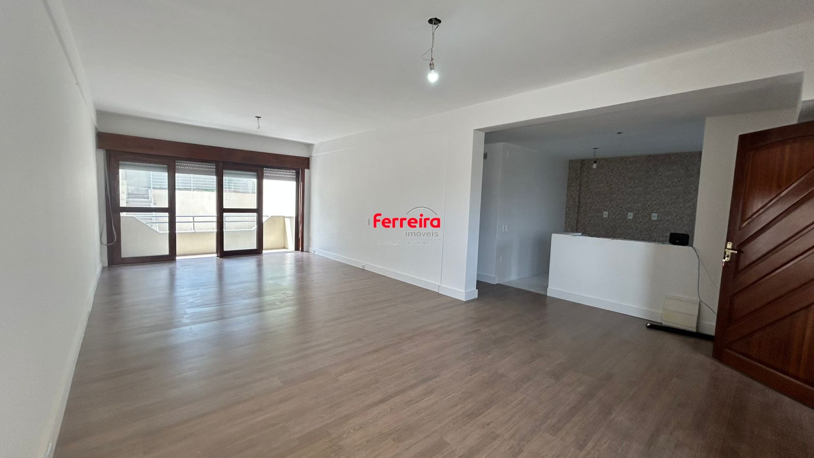 Apartamento 2 dormitórios no bairro Medianeira em Porto Alegre para Vender