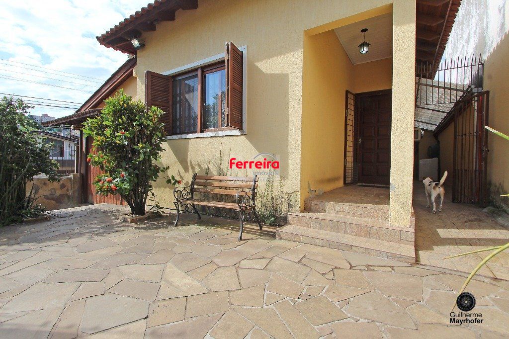 Casa para Venda - 150m², 2 dormitórios, 2 vagas - Nonoai