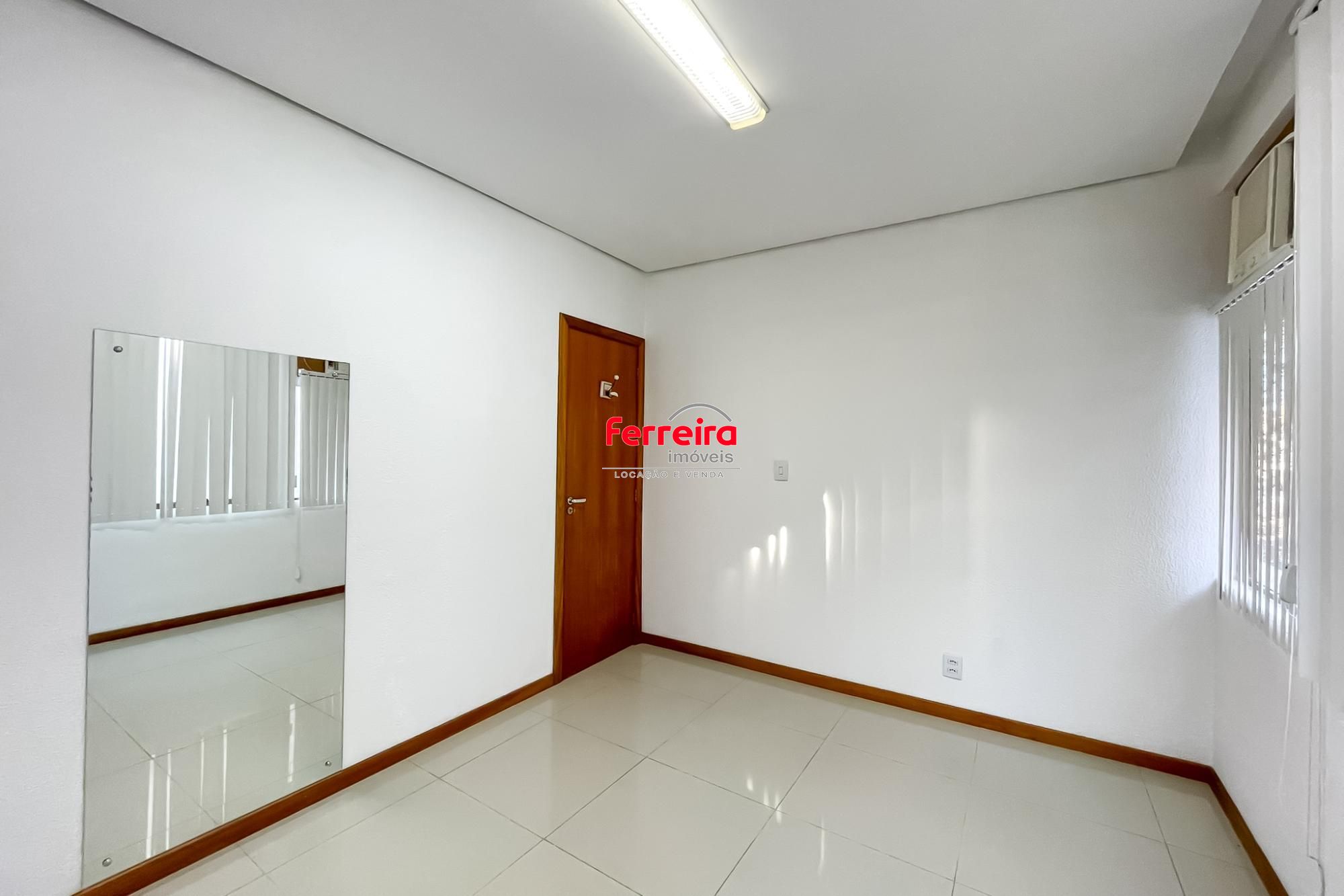 Sala comercial, 2 salas, à venda, 111 m², Santana - Porto Alegre — foto 4