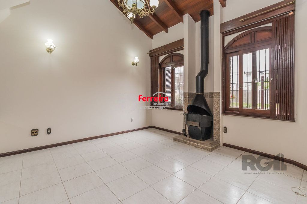 Casa com 287m², 5 dormitórios, piscina, 4 vagas no bairro Jardim Itu