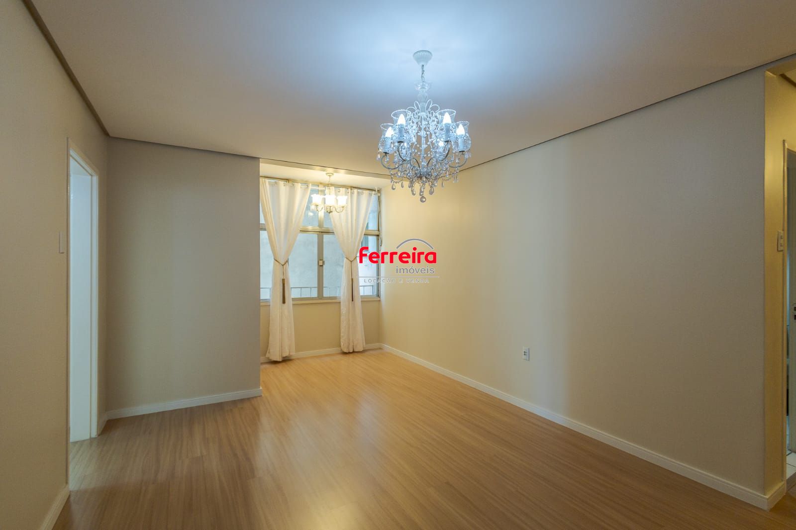 Apartamento de 80 m²semi mobiliado, 3 dormitórios e 1 suíte no Centro Histórico