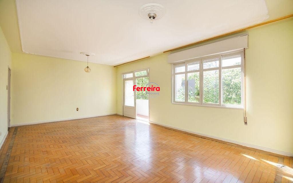 Apartamento de 3 dormitorios á venda no Bairro Santana, Porto Alegre