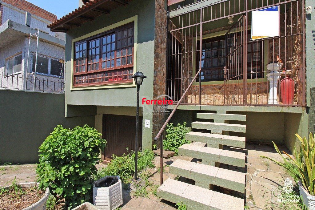 Casa para Venda - 202m², 4 dormitórios, sendo 1 suites, 3 vagas - Petrópolis