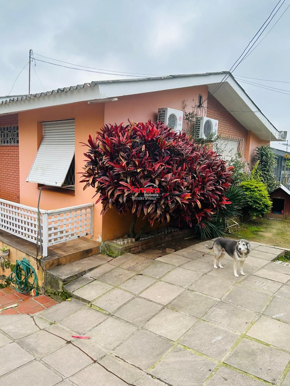 Casa de 3 dormitórios com 206m² à venda no Bairro Santa Tereza.