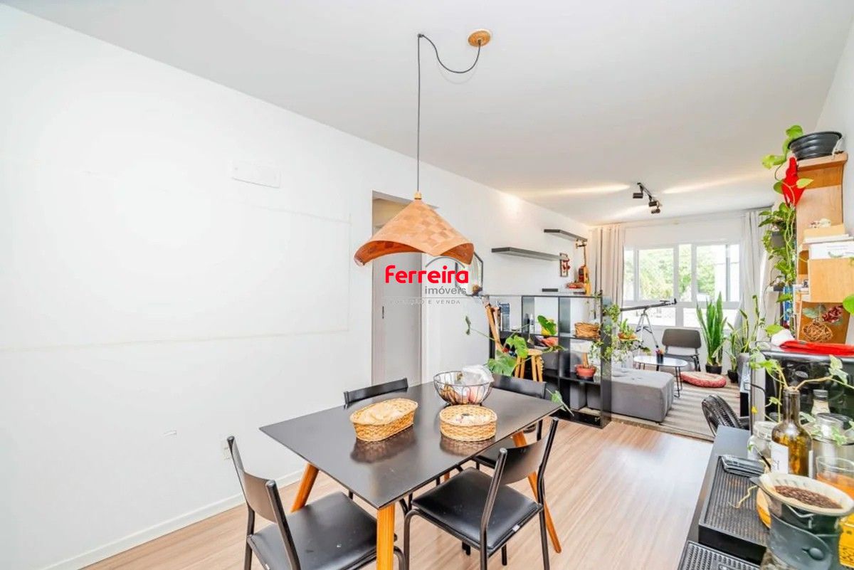 Apartamento de 2 dormitorios à venda em Bom Jesus, Porto Alegre.