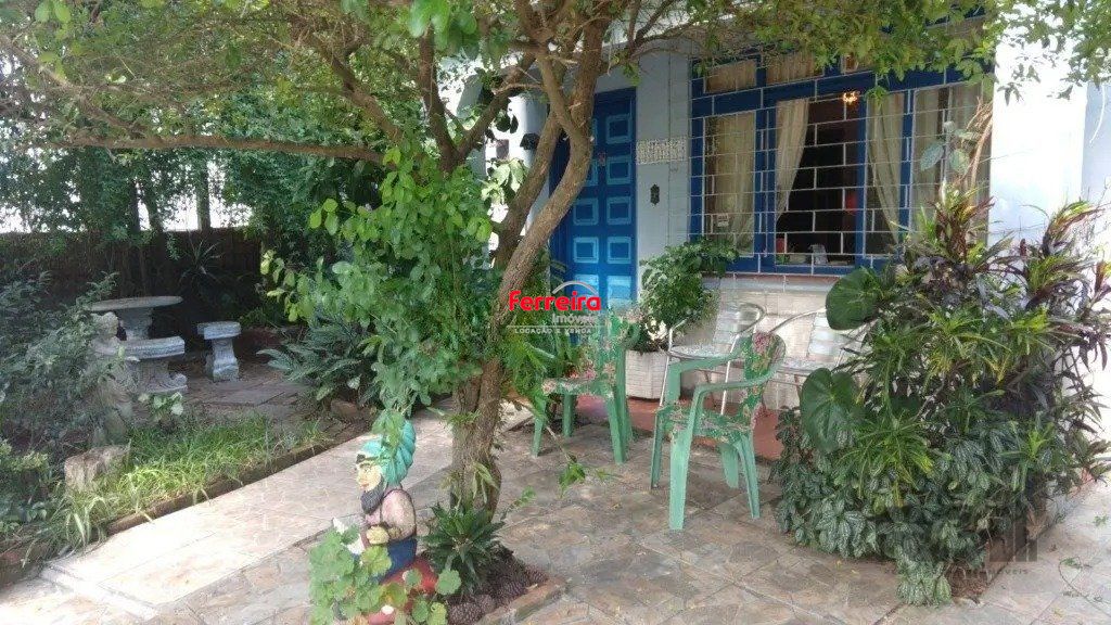 Casa com 3 dormitórios no bairro Sarandi
