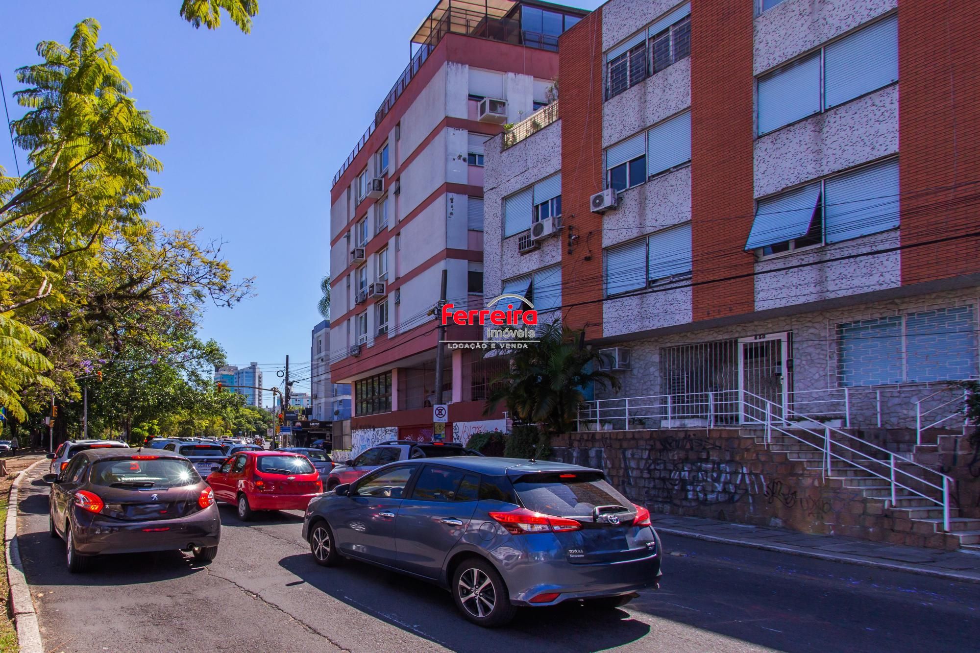 Apartamento Garden com 2 quartos e 94m² à venda em Rio Branco, Porto Alegre.