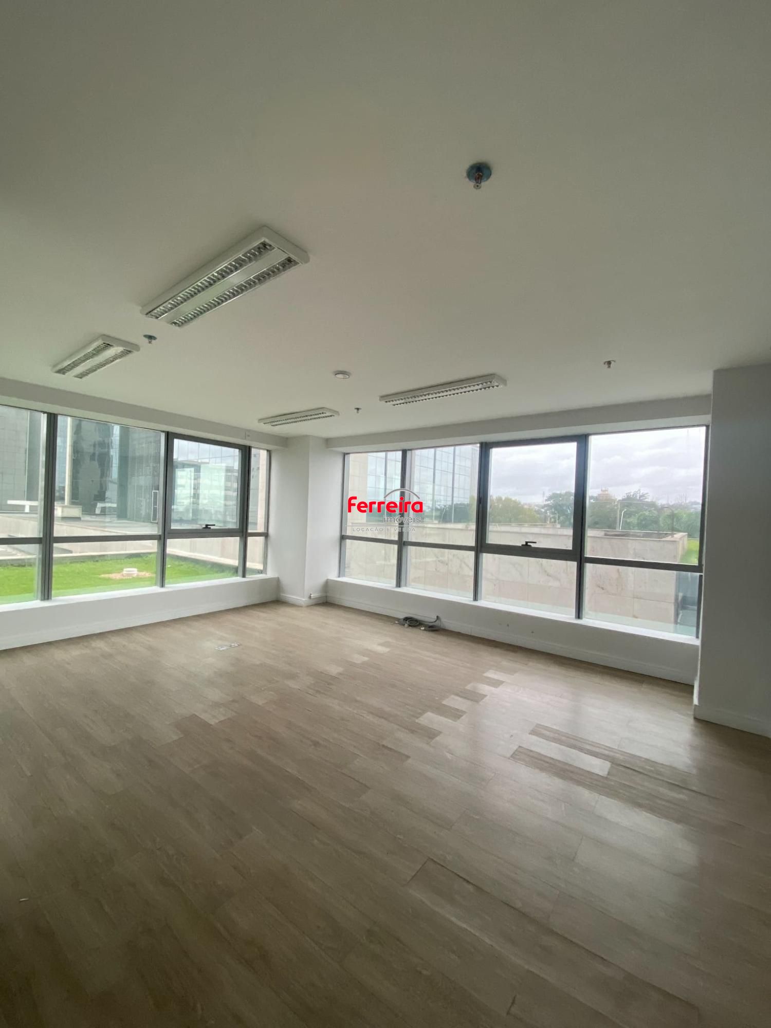 Sala Comercial no Bairro Praia de Belas - Porto Alegre