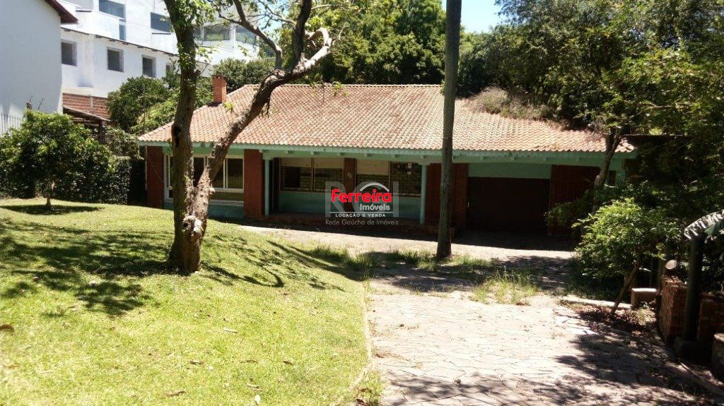 Casa para Venda - 244m², 2 dormitórios, 4 vagas - Teresópolis