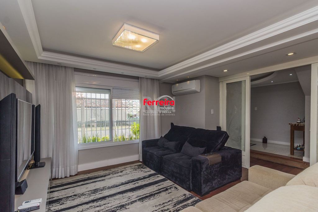 Casa à venda - 230m², 4 quartos, sendo 2 suítes, churrasqueira,  piscina e 03 vagas de garagem