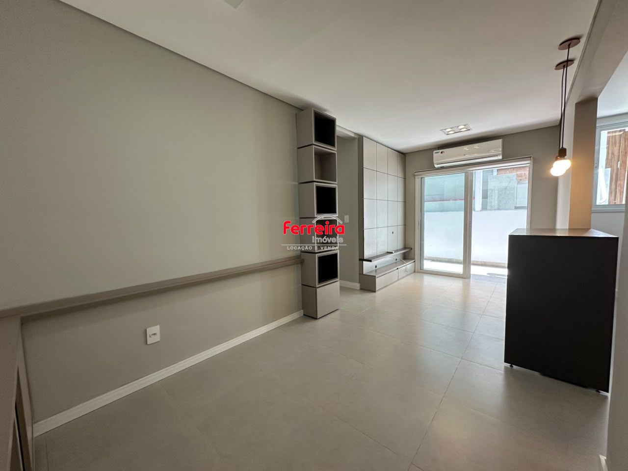 Apartamento garden espaçoso com 03 quartos e suite no Bairro cristal/ Porto Alegre.