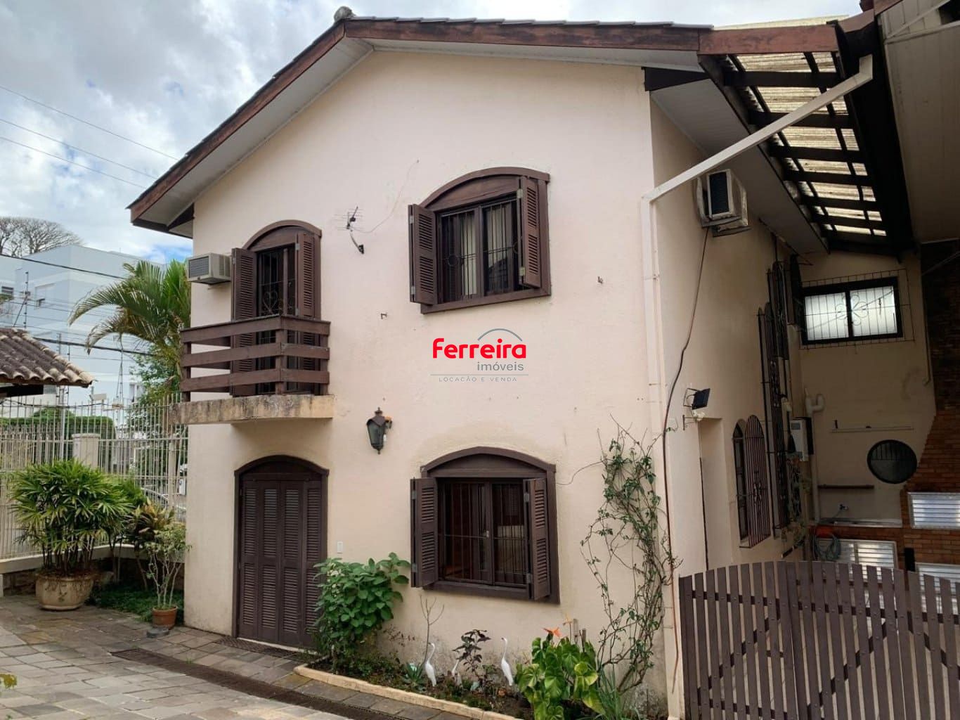 Casa em Condomínio de 3 dormitórios à venda em Tristeza, Porto Alegre.