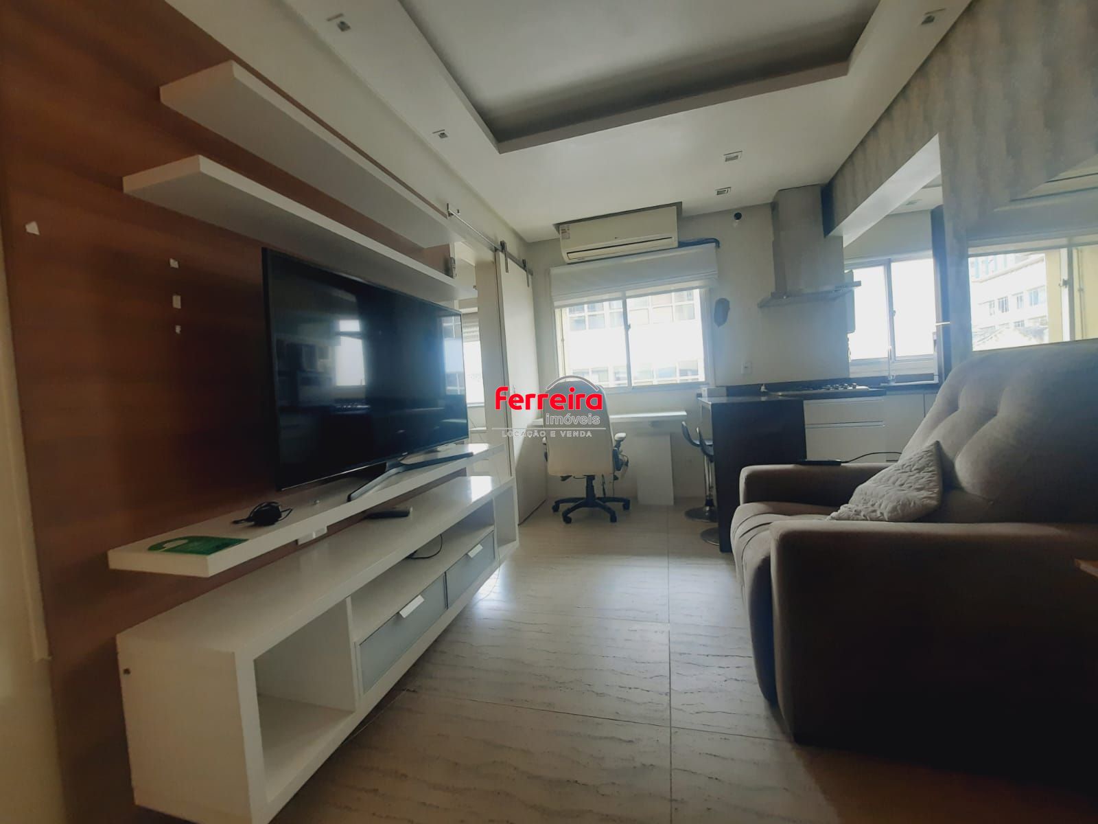 Apartamento mobiliado no Residence Suite Service em Porto Alegre, RS.