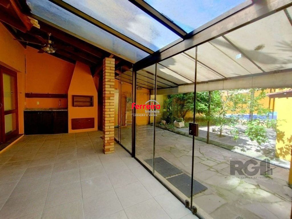 Casa de 3 dormitórios no bairro Ipanema - Porto Alegre