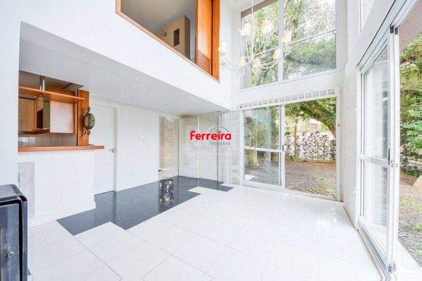 Casa à venda com 2 quartos, 255m² Rua CORONEL GOMES DE CARVALHO, Sétimo Céu, Porto Alegre