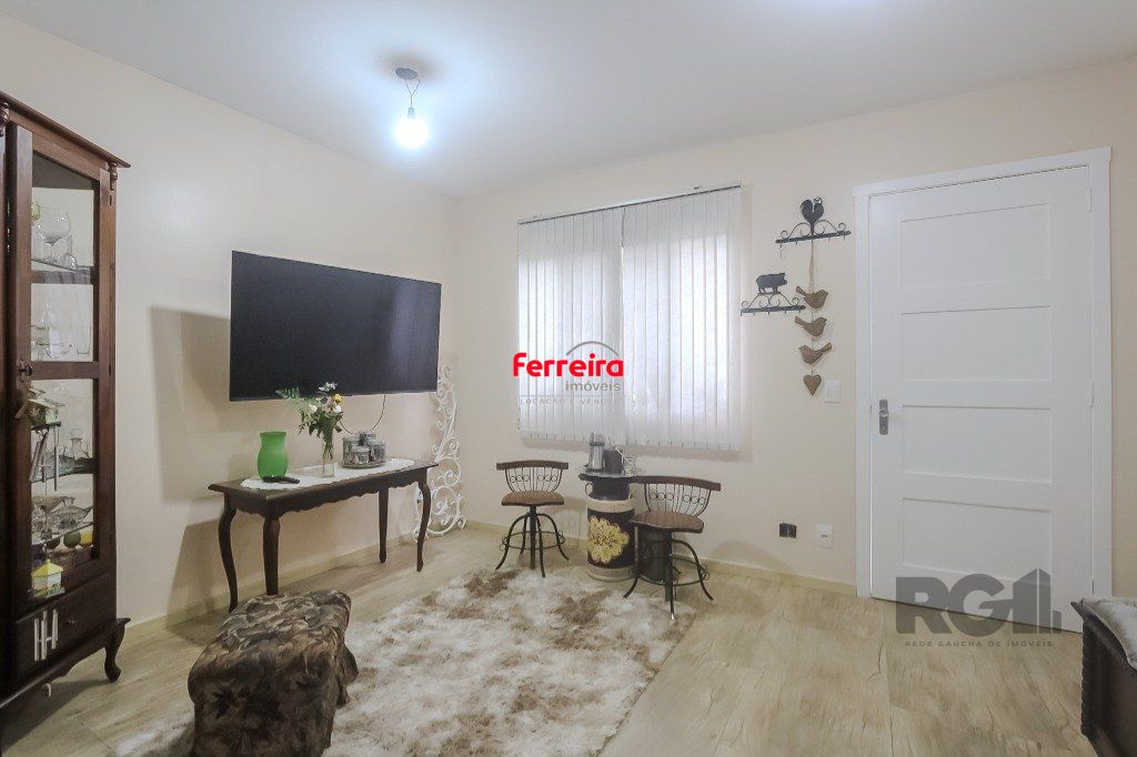 Casa em condomínio, 77m², 2 dormitórios e 2 vagas no bairro Humaitá
