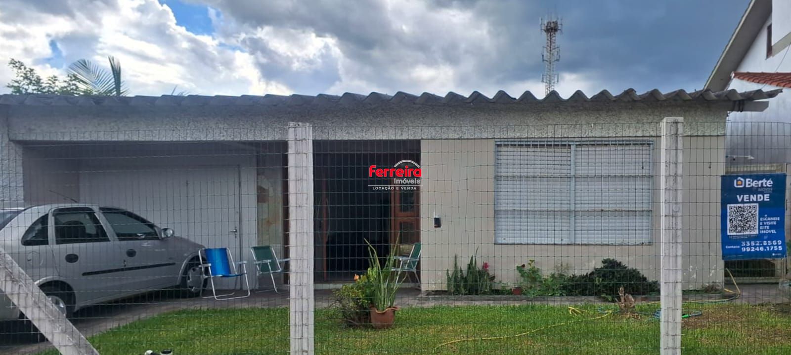 Casa no centro de Tramandaí com 3 dorm, 2 banh + edícula completa, garagem 2 carros com churrasqueira, próxima à Av. Fernandes Bastos.