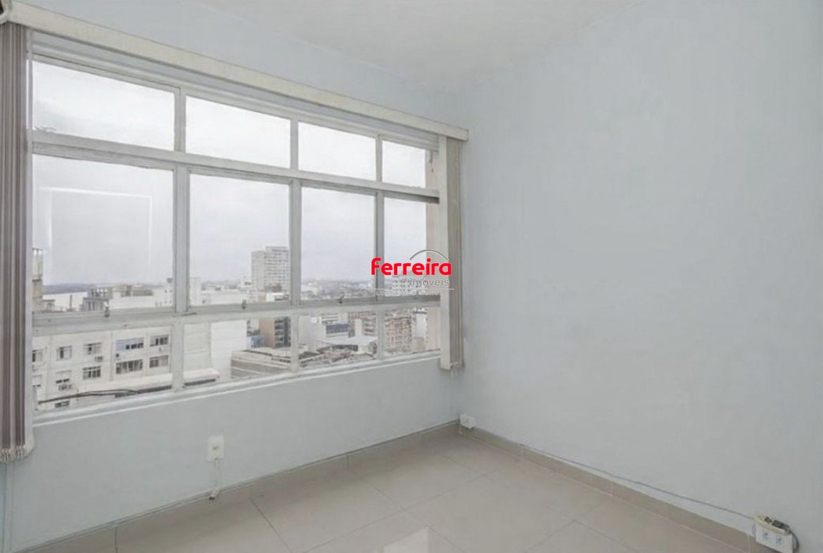 Sala Comercial Reformada no Centro Histórico | 46m² | Portaria 24h
