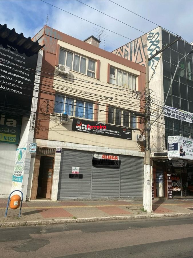 Excelente prédio na Av Assis Brasil com 01 loja térreo com 222,21m2 de área privativa    e 10 salas com banheiros