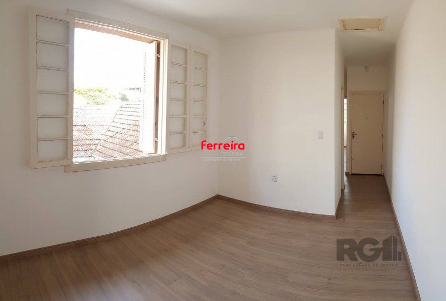 VENDA APARTAMENTO 2 DORMITÓRIOS, MENINO DEUS, REFORMADO,  BAIXA TAXA CONDOMINIAL, ENSOLARADO