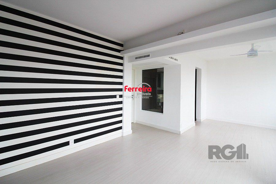 Venda Apartamento 3 quartos,  no bairro Moinhos de Vento com 2 banheiros, 1 lavabo, sem garagem