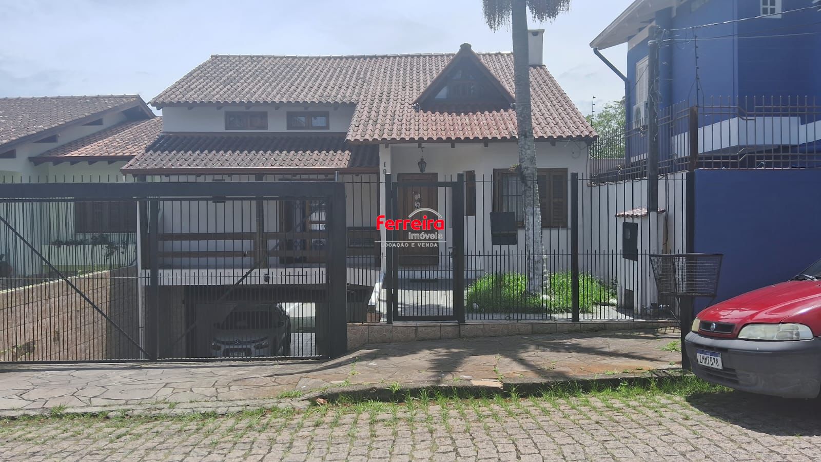 Casa em Ipanema 03 dormitórios, 01 Suíte , 03 vagas.. Aceita veículos / Imoveis
