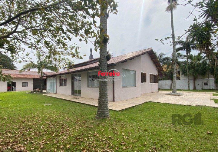 Casa de 4 dormitórios com piscina em Eldorado do Sul