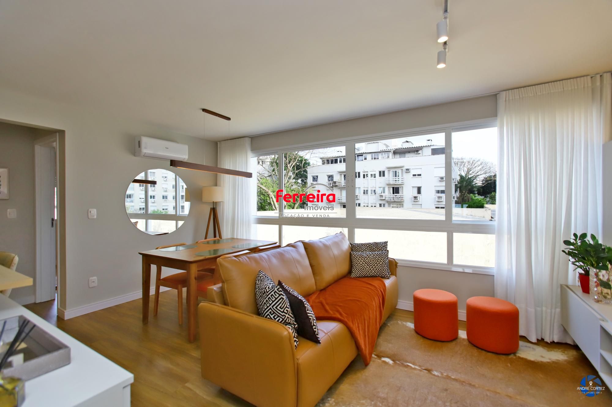 Apartamento 1 dormitório, 54 metros privativos, mobiliado, elevadores