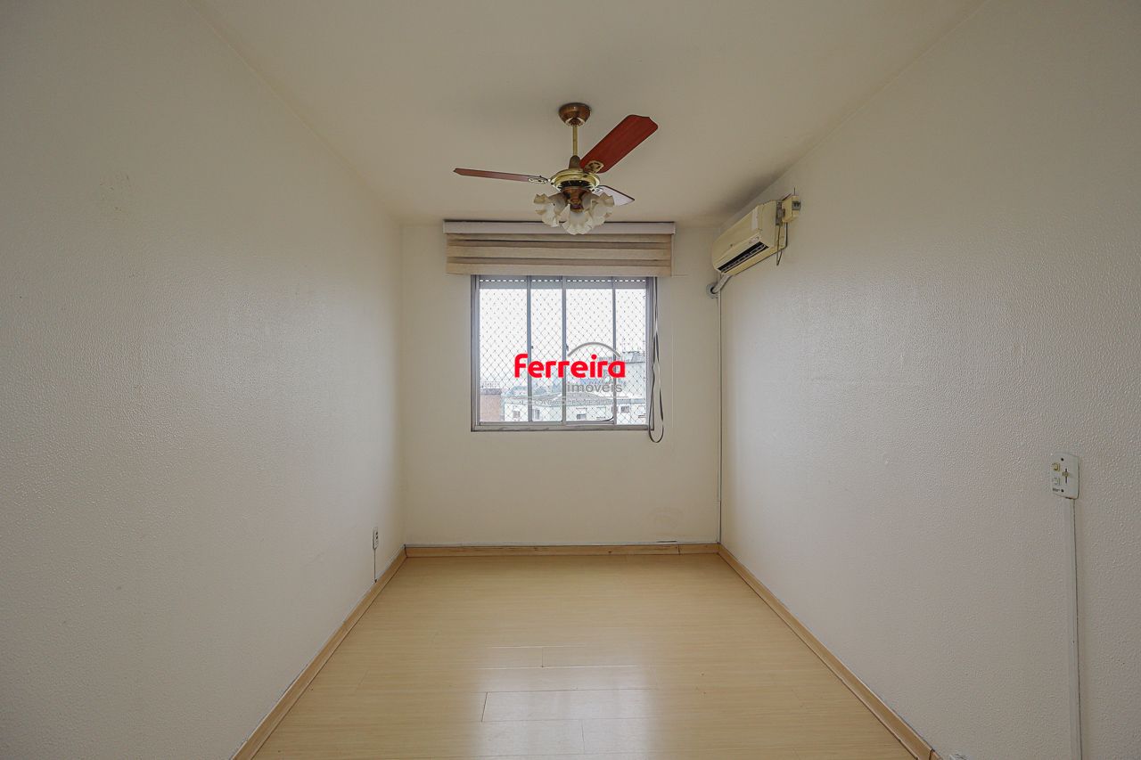 Vendo Apartamento 02 dormitórios com Vaga Rotativa no Jardim Sabará em Porto Alegre.