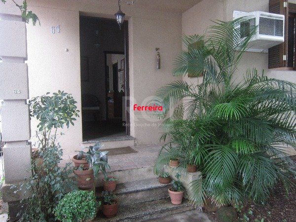 Casa para Venda - 137m², 1 dormitório, sendo 1 suites, 4 vagas - Floresta