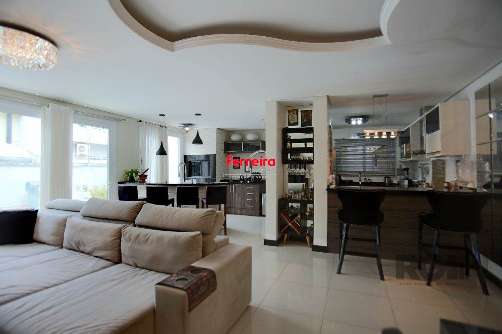 Casa 3 dormitórios, 300m², 3 banheiros, 4 garagens, Bairro Ecoville