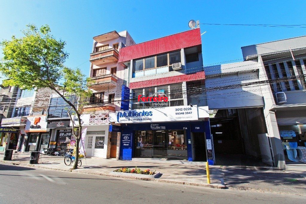 prédio comercial, com 03 andares, loja térrea, mais 04 salas.