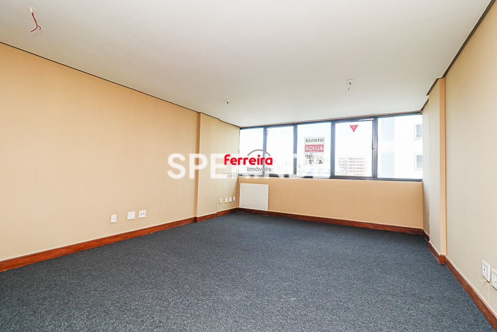 SALA COMERCIAL 37,44M² TRÊS FIGUEIRAS, banh. privativo, piso carpete,